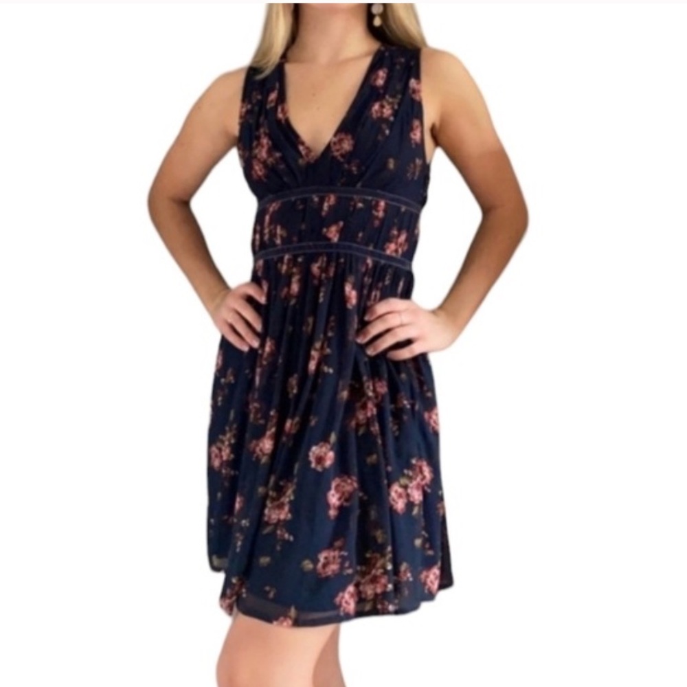 Abercrombie & Fitch Floral Knee-Length Sleeveless Dress with Velvet Accent